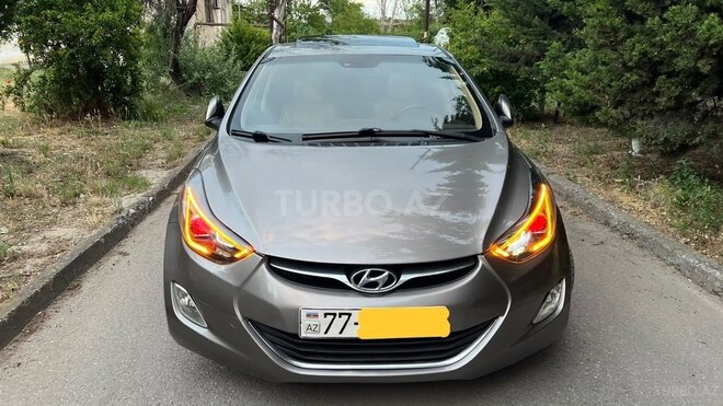 Hyundai Elantra-1
