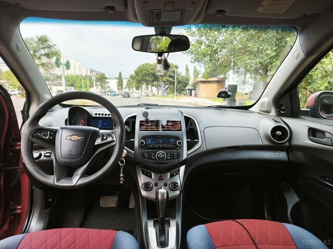Chevrolet Aveo-8