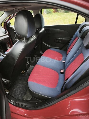 Chevrolet Aveo-11