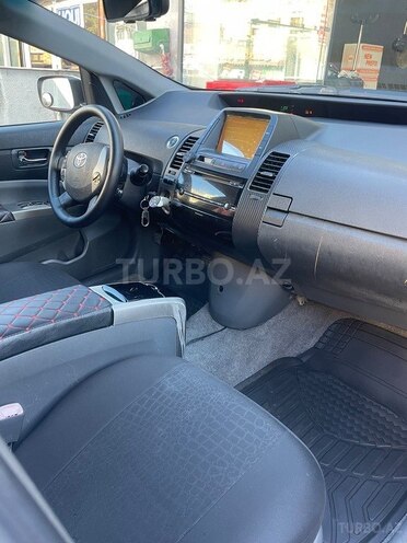 Toyota Prius-4