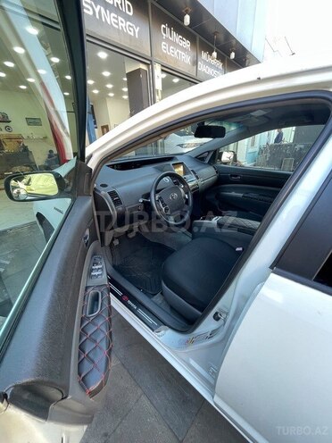 Toyota Prius-10