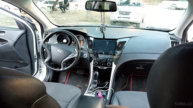 Hyundai Sonata-2