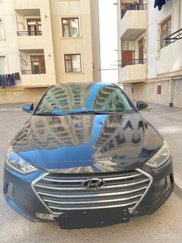 Hyundai Elantra-1