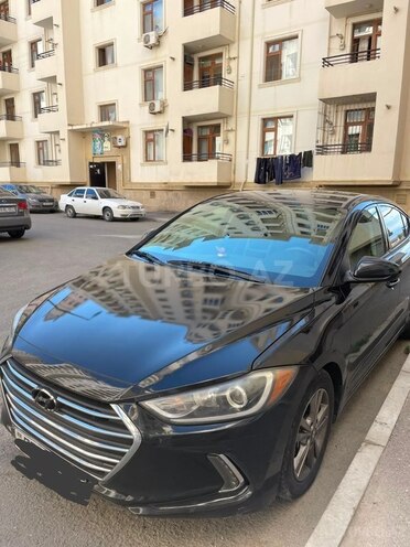 Hyundai Elantra-3