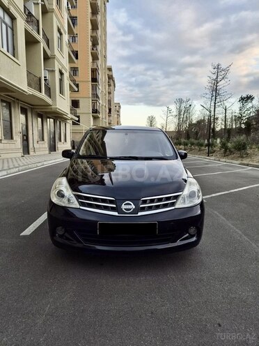 Nissan Tiida-5