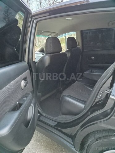 Nissan Tiida-11