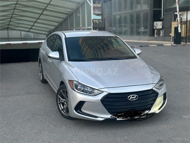 Hyundai Elantra-1