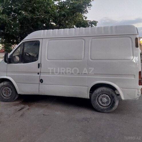 Ford Transit-6