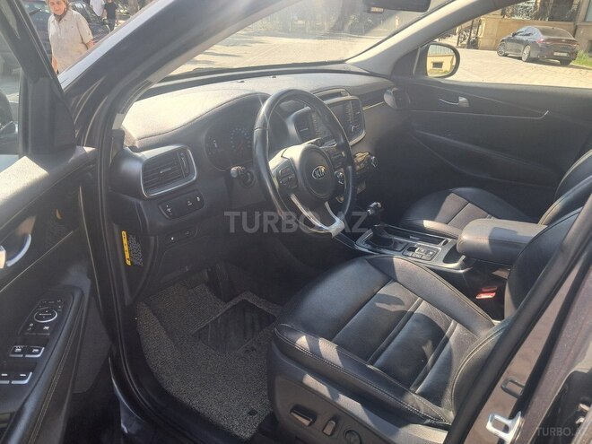 Kia Sorento-8