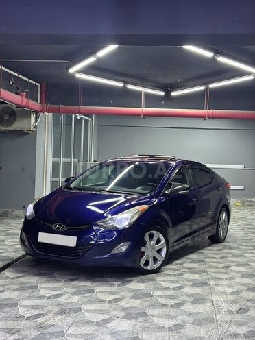 Hyundai Elantra-1