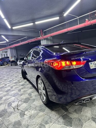 Hyundai Elantra-5