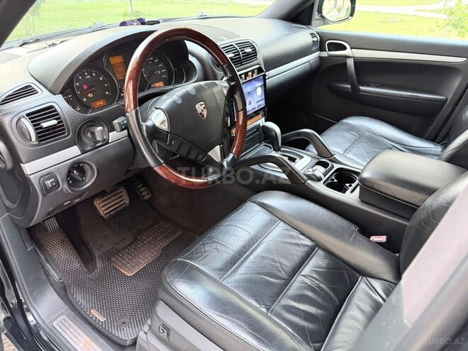Porsche Cayenne-10