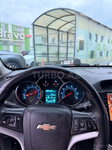 Chevrolet Cruze-17