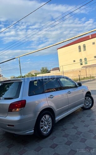 Mitsubishi Airtrek-9