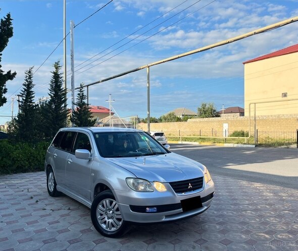 Mitsubishi Airtrek-1