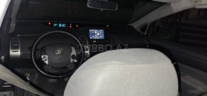 Toyota Prius-2