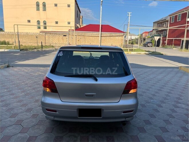 Mitsubishi Airtrek-2