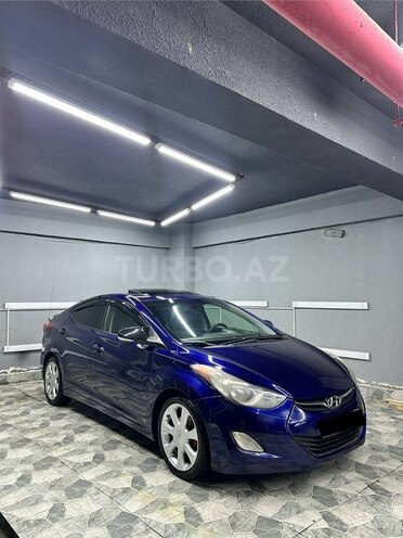 Hyundai Elantra-17