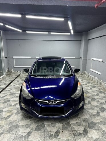 Hyundai Elantra-2