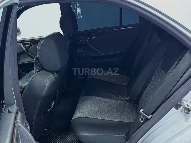 Mercedes E 270-5