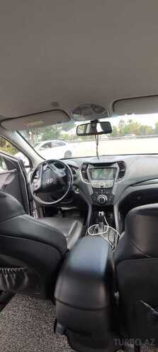 Hyundai Santa Fe-6