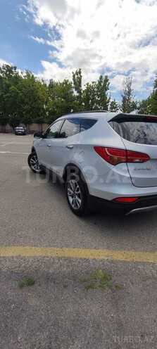 Hyundai Santa Fe-5