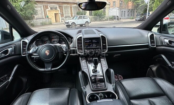 Porsche Cayenne-20