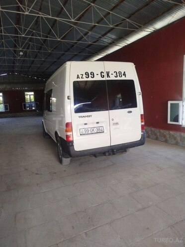 Ford Transit-4