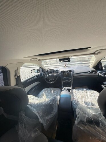Ford Fusion-15