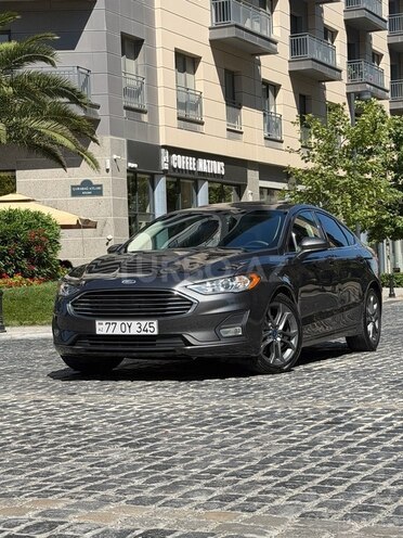 Ford Fusion-4