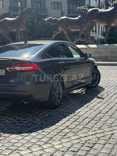 Ford Fusion-7