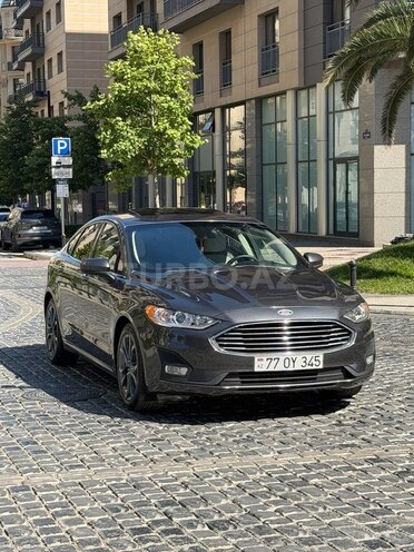 Ford Fusion-5