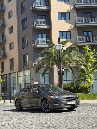 Ford Fusion-2