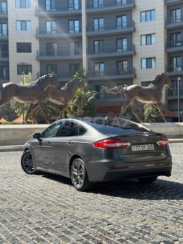 Ford Fusion-9