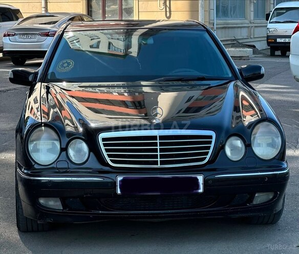 Mercedes E 320-1
