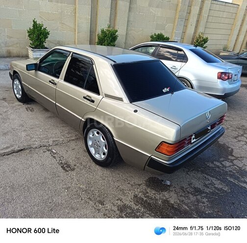 Mercedes 190-5