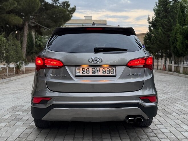 Hyundai Santa Fe-5