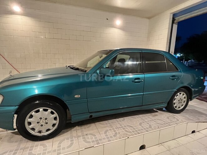 Mercedes C 200-2
