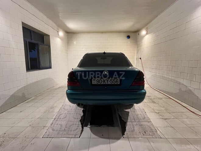 Mercedes C 200-4