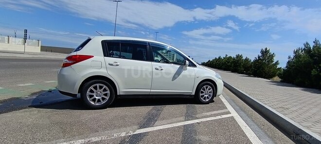Nissan Tiida-4