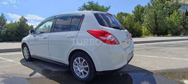 Nissan Tiida-5