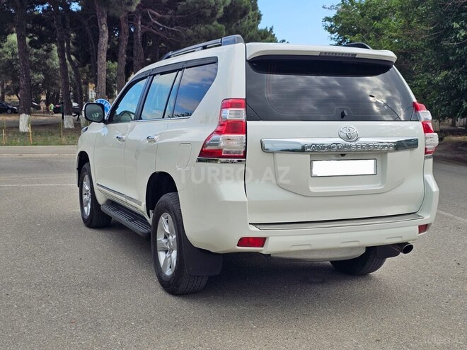 Toyota Land Cruiser Prado-8