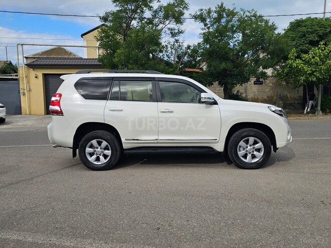 Toyota Land Cruiser Prado-6