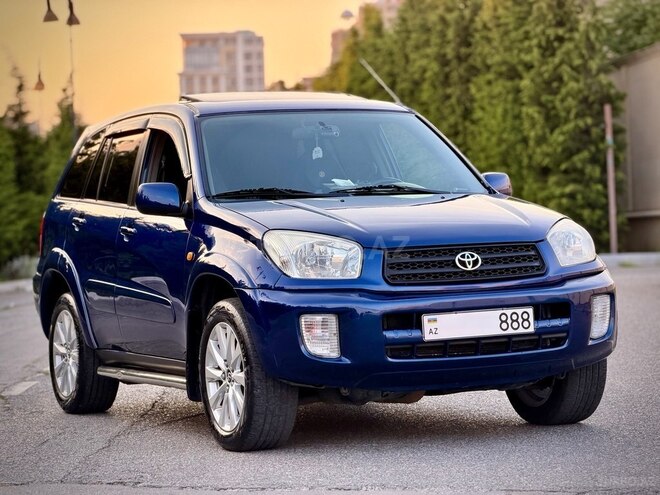 Toyota RAV4-4