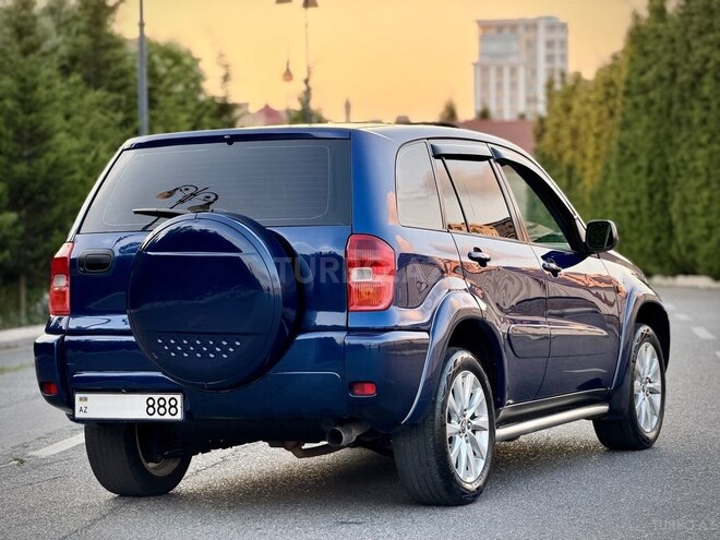 Toyota RAV4-7