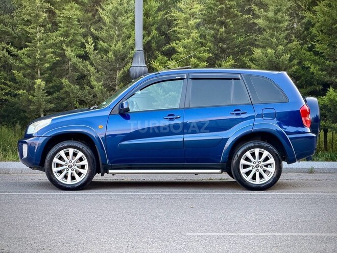 Toyota RAV4-10