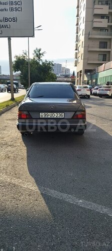 Mercedes 220 E-3