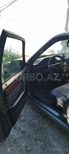 Mercedes 220 E-5