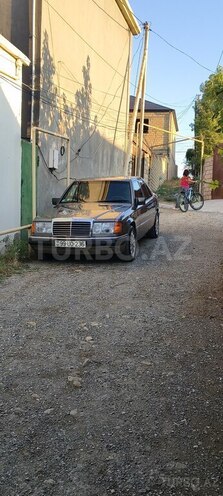 Mercedes 220 E-4