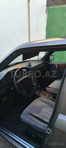 Mercedes 220 E-6